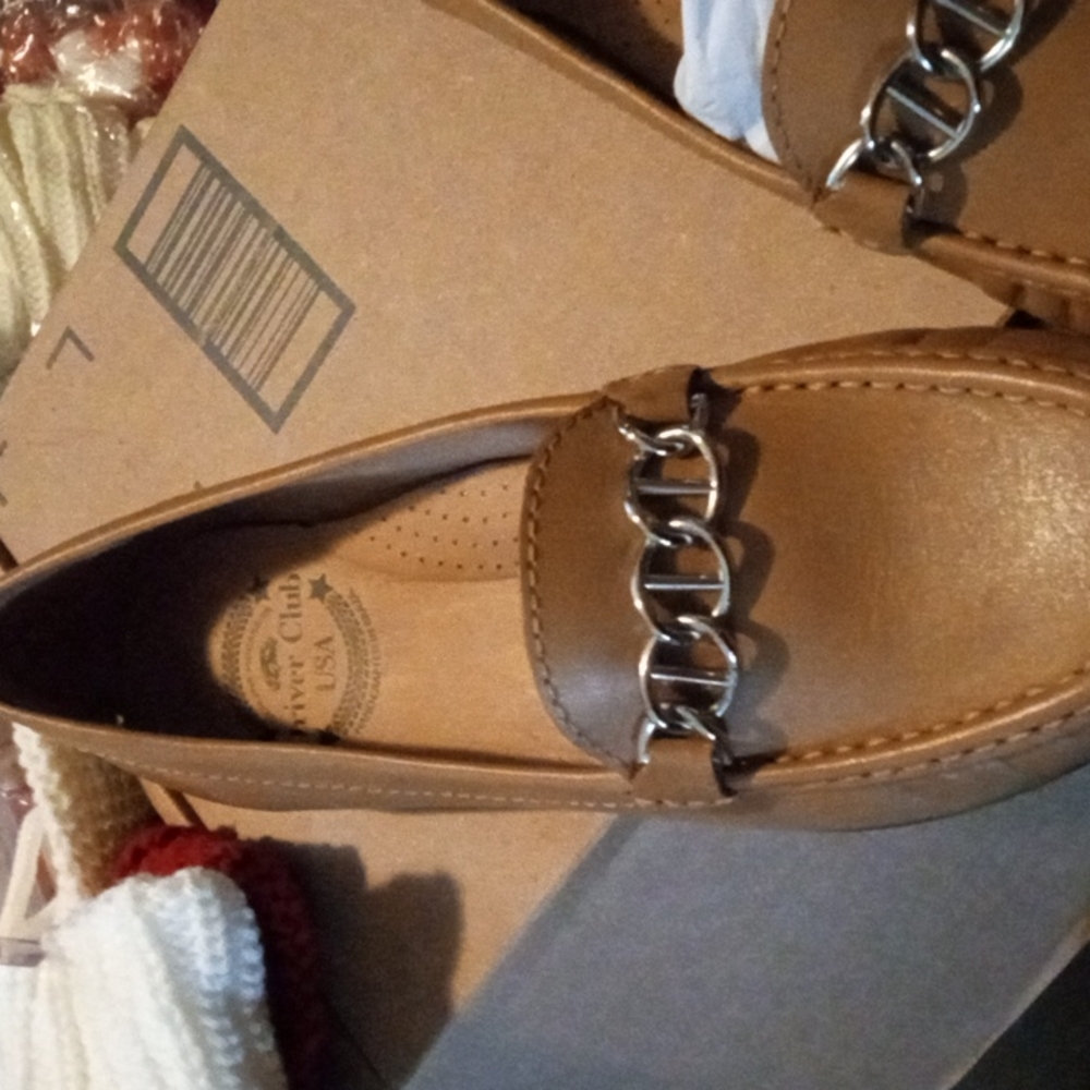 Woman's leather shoe